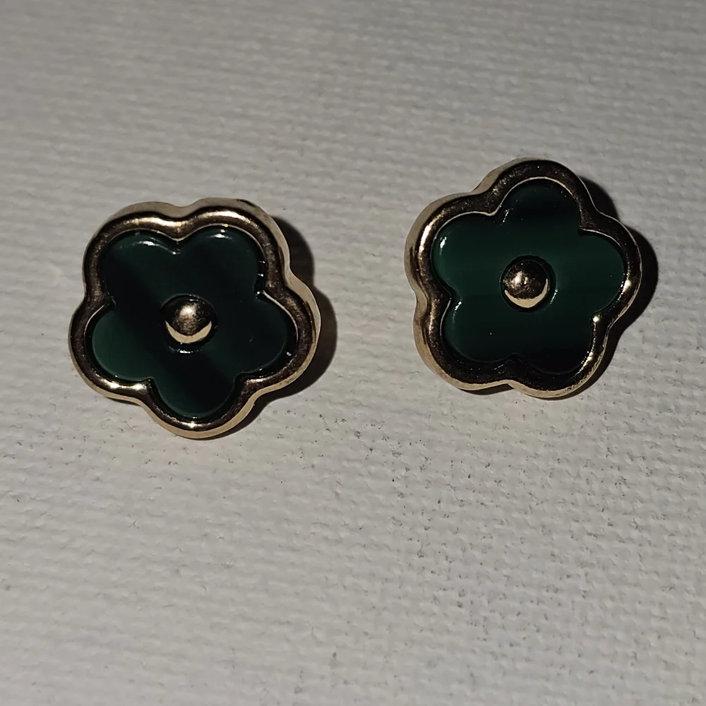 Clover floral dainty gold and green stud earrings
